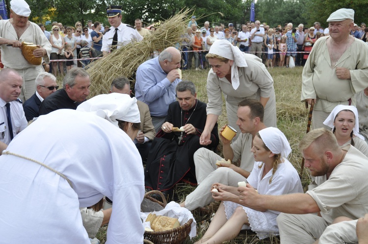 Łowickie Żniwa w skansnie w Maurzycach