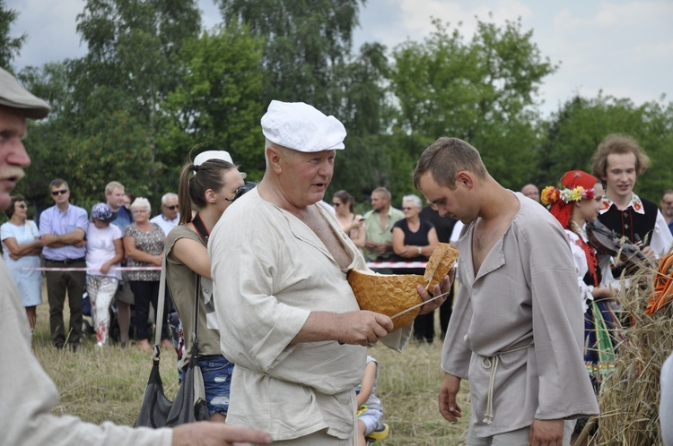 Łowickie Żniwa w skansnie w Maurzycach