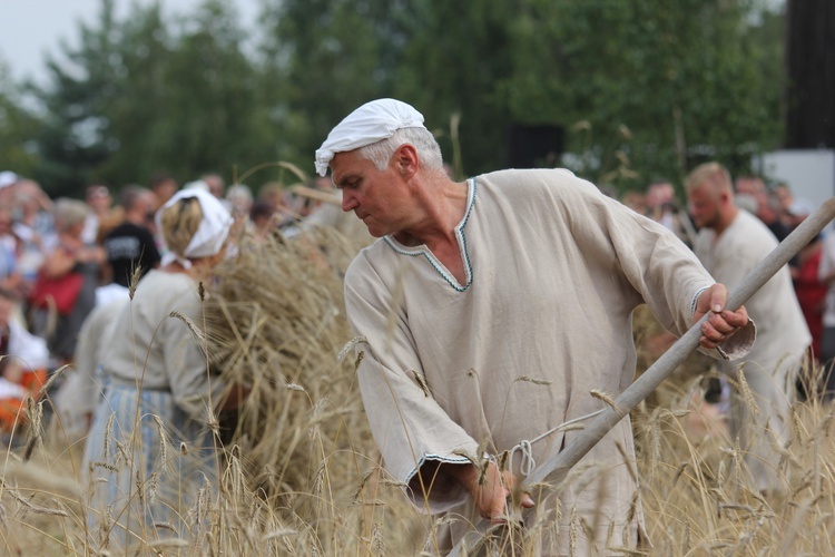 Łowickie Żniwa w skansnie w Maurzycach