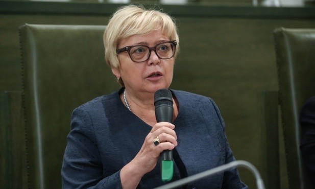 Gersdorf przeprosiła za wypowiedź o "niewygórowanej pensji 10 tys."zł