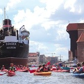 ▲	Takie wyprawy są coraz bardziej popularne. W Gdańsku znajduje się wiele punktów oferujących wypożyczenie sprzętu wodnego.