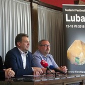 ▲	Organizatorzy przyszłorocznego festiwalu zapewniają, że nie chcą rywalizacji z Lwóweckim Latem Agatowym, a ten sam termin obu imprez wszystkim wyjdzie na dobre. Od lewej: Łukasz Tekiela, Arkadiusz Słowiński, Tomasz Praszkier.