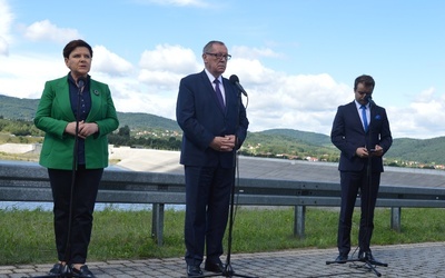 Premier Beata Szydło otworzyła zbiornik wodny w Świnnej Porębie