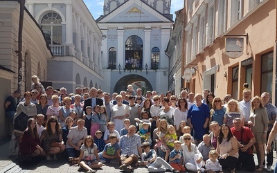 W Ostrej Bramie powierzyli się Matce Bożej Miłosierdzia