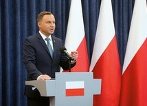 Prezydent zapowiedział, że w ciągu dwóch miesięcy przygotuje własną inicjatywę ustawodawczą w sprawie reformy sądownictwa.