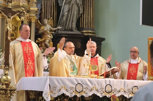 Bp Tadeusz Kusy u św. Marii Magdaleny w Cieszynie