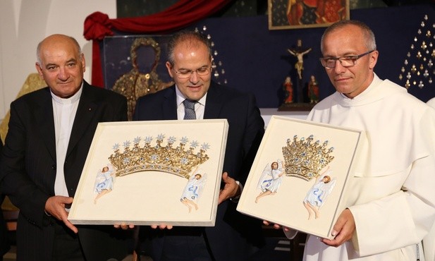 Nowe papieskie korony ozdobiły jasnogórski wizerunek Maryi
