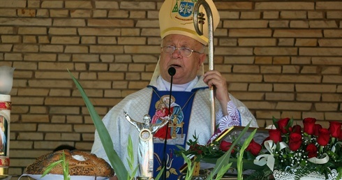 "Teraz bądźcie cicho, bo chleb rośnie"