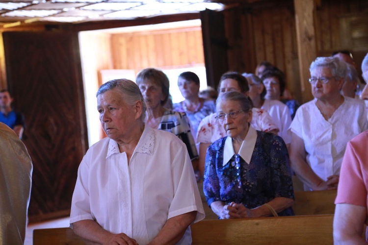 Poświęcenie ołtarzy i groty w Rozdzielu