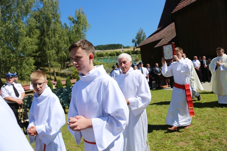 Poświęcenie ołtarzy i groty w Rozdzielu