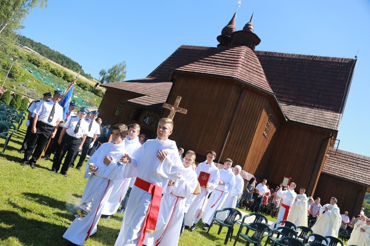 Poświęcenie ołtarzy i groty w Rozdzielu