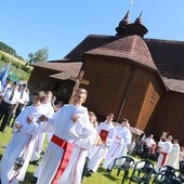 Poświęcenie ołtarzy i groty w Rozdzielu