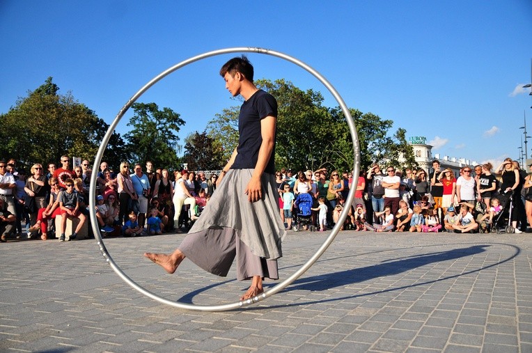 Istotą Carnavalu Sztukmistrzów jest zabawa, która zbliża ludzi
