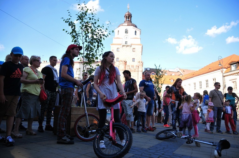Istotą Carnavalu Sztukmistrzów jest zabawa, która zbliża ludzi