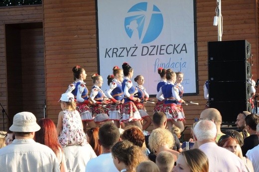 9. Biesiada Fundacji "Krzyż Dziecka" w Pisarzowicach