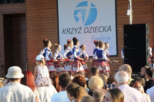 9. Biesiada Fundacji "Krzyż Dziecka" w Pisarzowicach