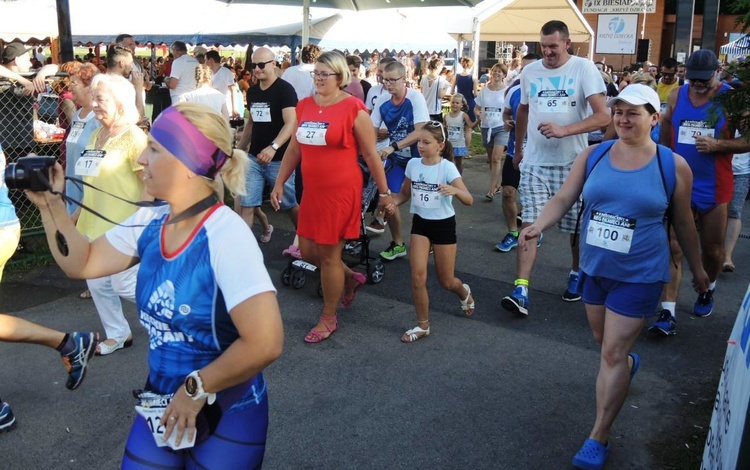 9. Biesiada Fundacji "Krzyż Dziecka" w Pisarzowicach