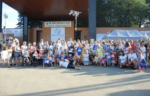 9. Biesiada Fundacji "Krzyż Dziecka" w Pisarzowicach