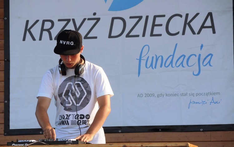 9. Biesiada Fundacji "Krzyż Dziecka" w Pisarzowicach