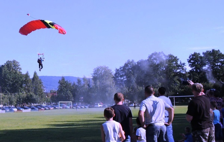 9. Biesiada Fundacji "Krzyż Dziecka" w Pisarzowicach