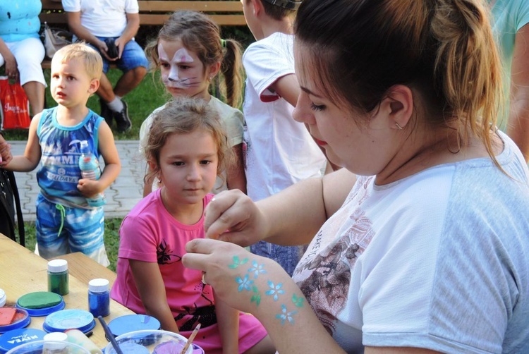 9. Biesiada Fundacji "Krzyż Dziecka" w Pisarzowicach