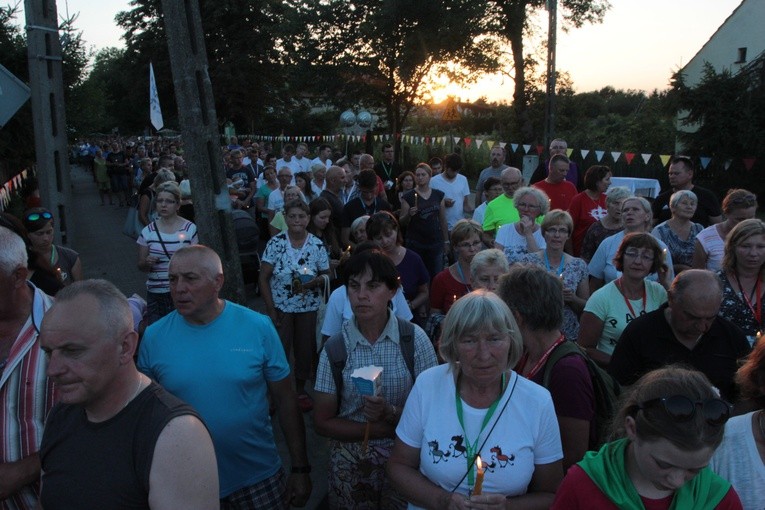 Procesja na pielgrzymce