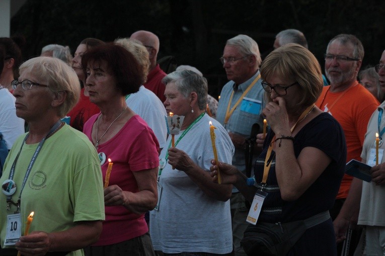 Procesja na pielgrzymce