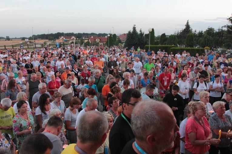 Procesja na pielgrzymce