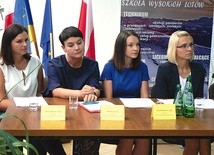 Nauczycielki z zespołu projektowego podczas konferencji prasowej