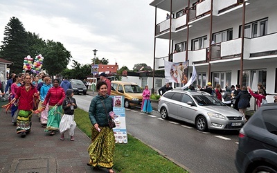 Ewangelizatorzy mijali się z przedstawicielami Festiwalu Indii