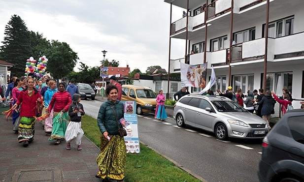 Ewangelizatorzy mijali się z przedstawicielami Festiwalu Indii