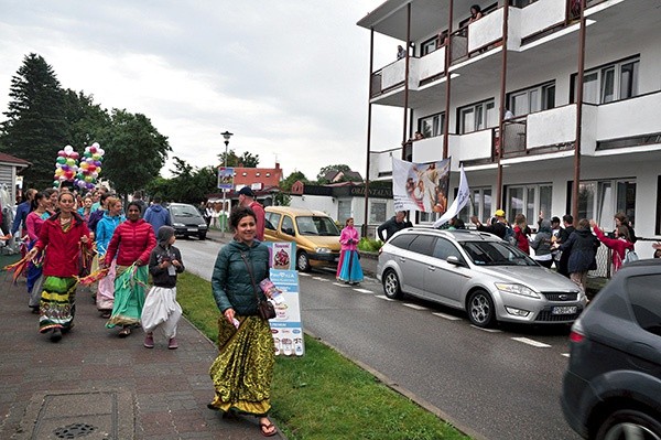 Ewangelizatorzy mijali się z przedstawicielami Festiwalu Indii