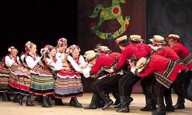 Folklor to tańce, śpiew, ale też zabawy ludowe