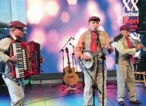 ▲	Występ Rzeszowskiej Kapeli Folkloru Miejskiego „Cianto”.