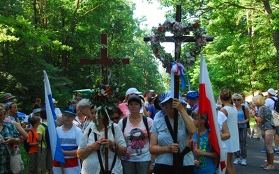 Na odpust w Miedniewicach pieszo przybyli pielgrzymi z różnych stron diecezji