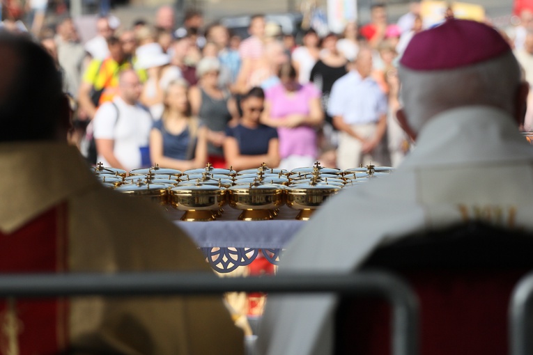 Msza św. na pl. Archikatedralnym