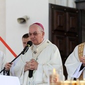 Arcybiskup Stanisław przewodniczył Mszy św. odprawionej na rozpoczęcie pielgrzymki