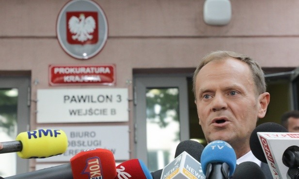 "Nikt nie wydawał zakazu otwierania trumien"