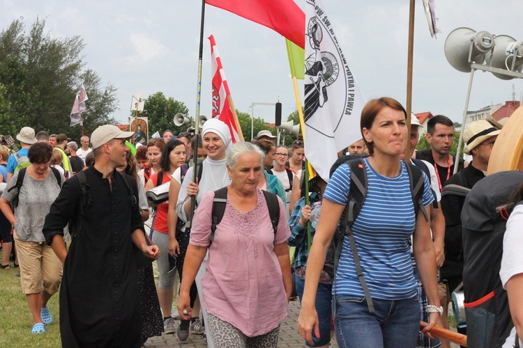 Z Trzebnicy w stronę Oleśnicy