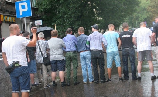 Protestowali przeciwko "Klątwie"