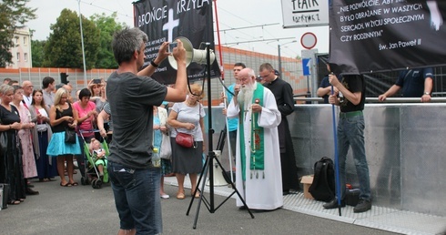 Protestowali przeciwko "Klątwie"