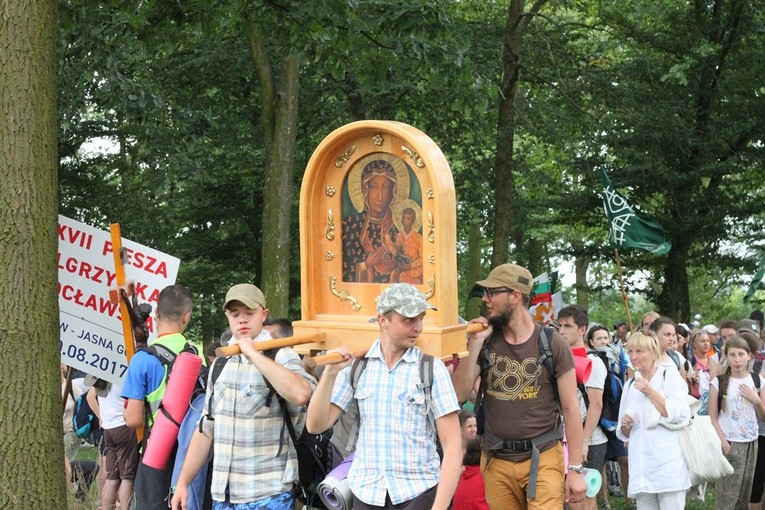 Z Karwińca do Namysłowa