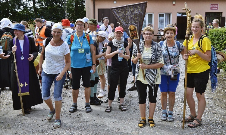 Pielgrzymka warmińska w okolicach Płońska