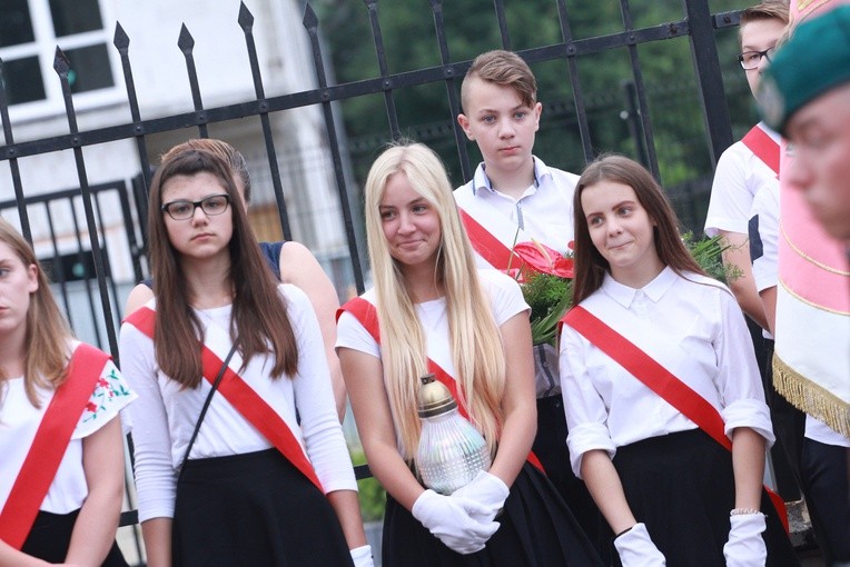 Lecieli pomóc Warszawie