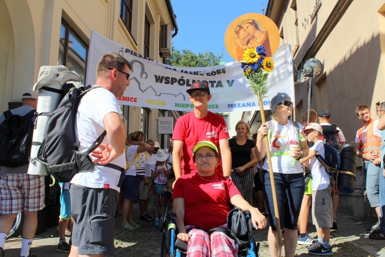 Wspólnota V w drodze na Jasną Górę - Myślenice