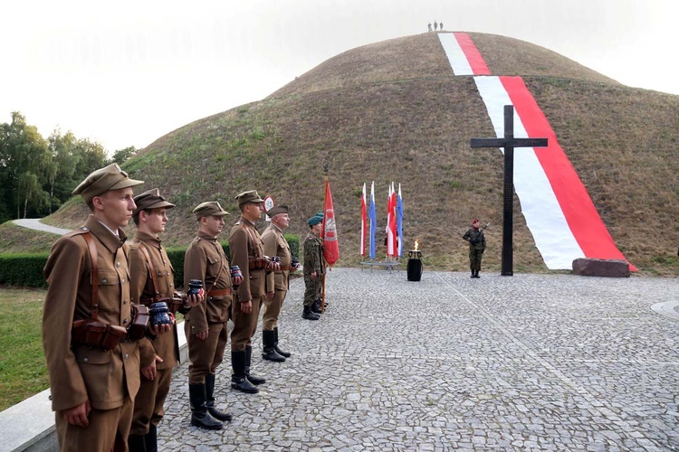 Capstrzyk przy kopcu Piłsudskiego