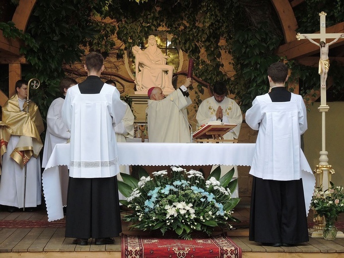 26. Piesza Pielgrzymka Bielsko-Żywiecka na Jasną Górę - Msza św. w Hałcnowie