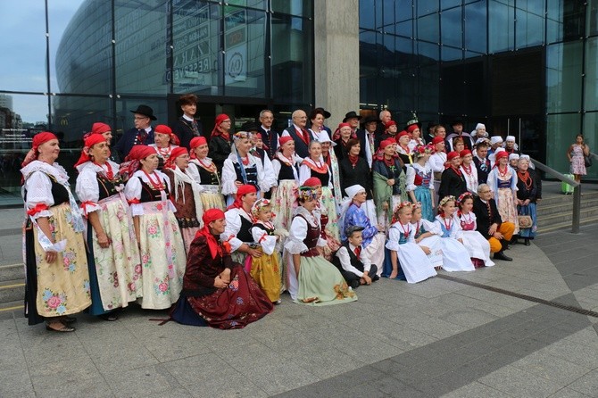 Spotkanie w strojach śląskich w Katowicach