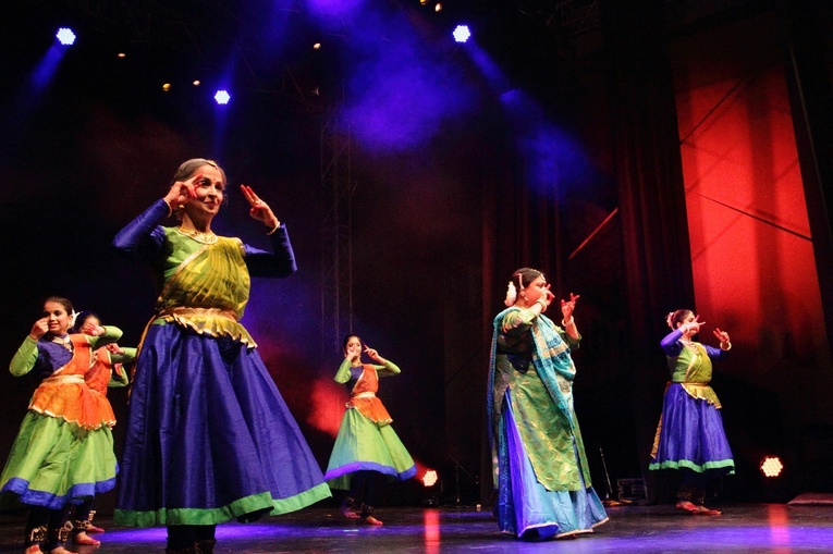 Spektakl "Tańce tysiące i jednej nocy" na Rynku Głównym