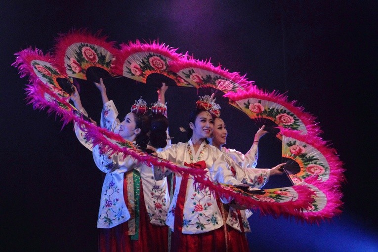 Widowisko "Tańczący wachlarz"